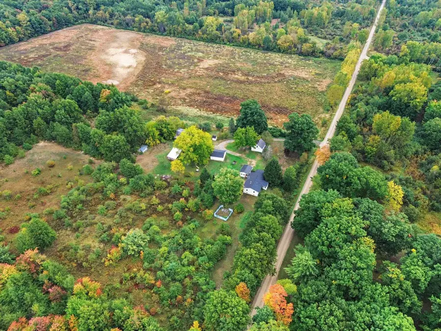 10505 E Hayes RD, Ashley, MI 48806 - #2