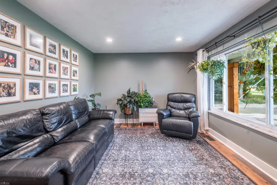 9954 Middleton RD, Ovid, MI 48866 - #3