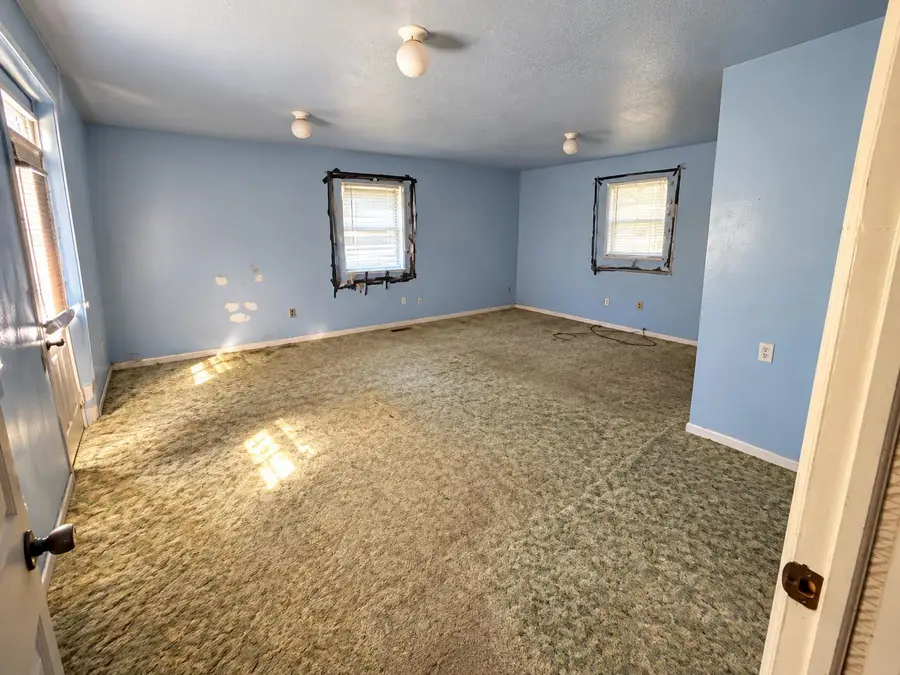 206 S Quarterline RD, Ashley, MI 48806 - #2