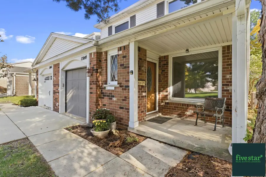 13049 Lockmoor DR, Grand Blanc, MI 48439 - #3