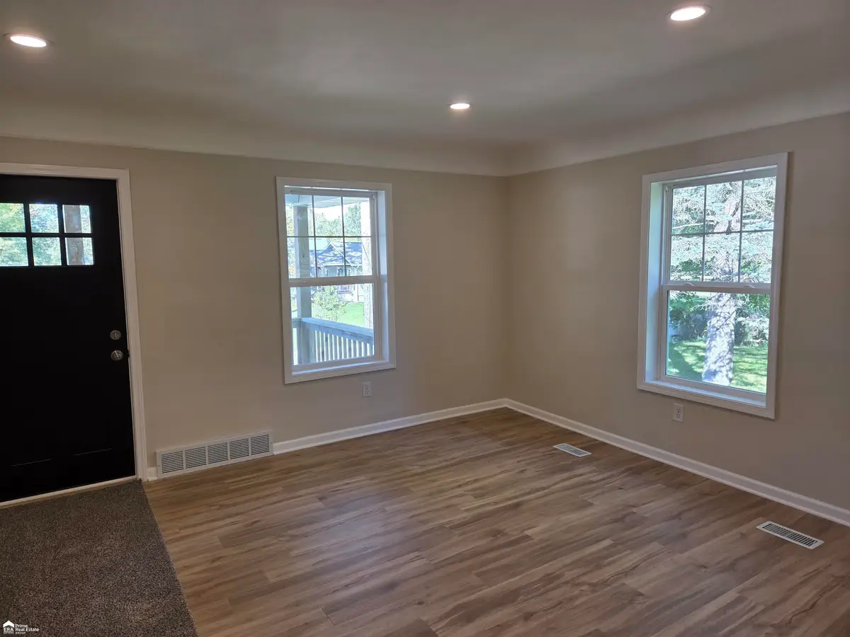 906 Maple ST, Mount Morris, MI 48458 - #1