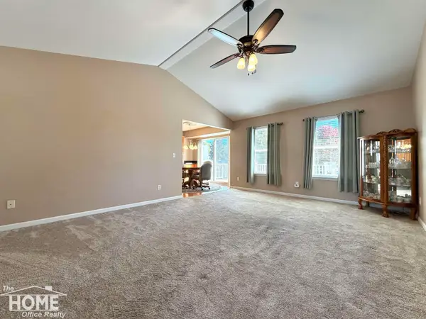 1160 Jackson DR, Owosso, MI 48867