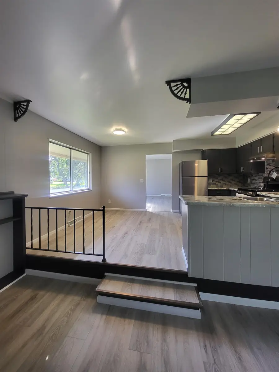 7070 Hickory ST, Flushing, MI 48433 - #3