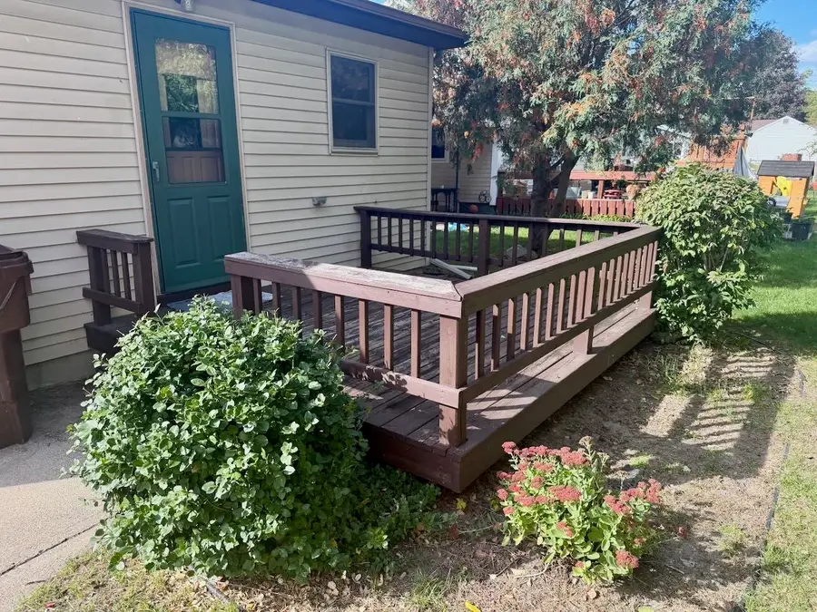 433 S Line ST, Chesaning, MI 48616 - #2