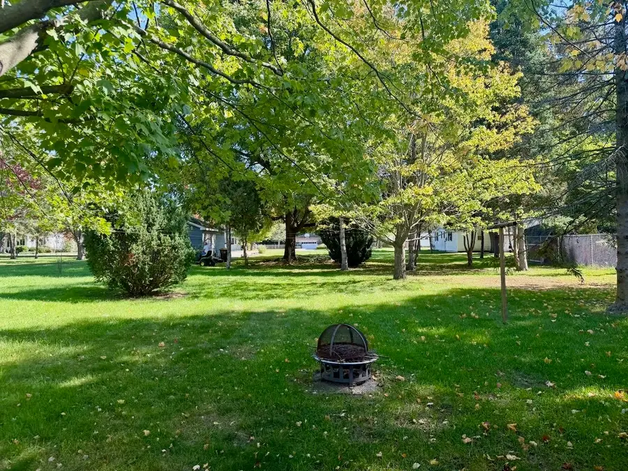 433 S Line ST, Chesaning, MI 48616 - #3