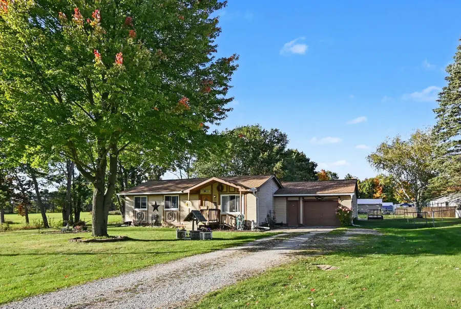 2359 Peppermill RD, Lapeer, MI 48446 - #2