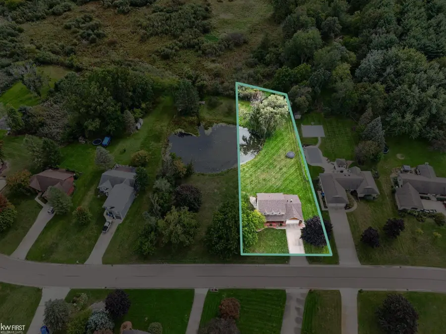 1269 Lake Valley DR, Fenton, MI 48430 - #3