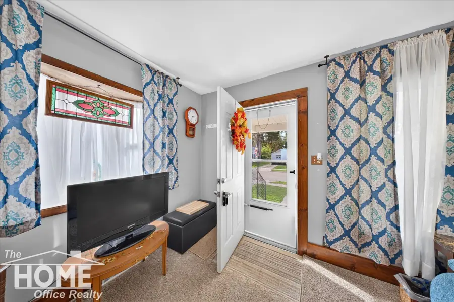 553 Harrison AVE, Owosso, MI 48867 - #2