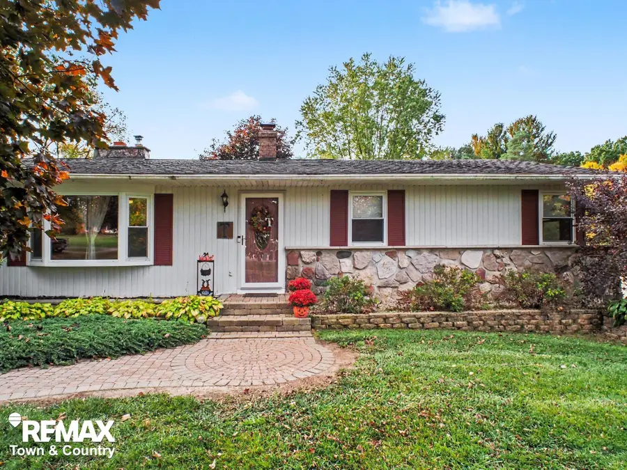7117 Stanley RD, Flushing, MI 48433 - #2