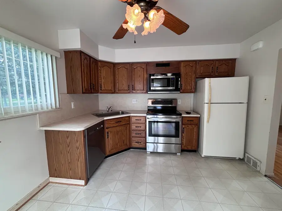 12173 Waiteley DR, Sterling Heights, MI 43813 - #2