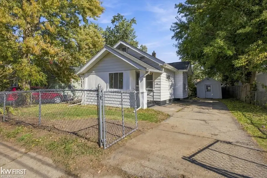 3465 Barnes AVE, Burton, MI 48529 - #2