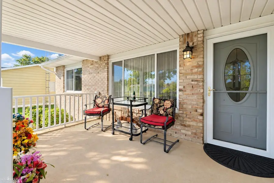 1309 Huntington DR, Owosso, MI 48867 - #2