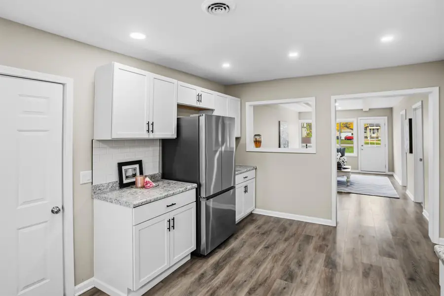 2163 Savoy AVE, Burton, MI 48529 - #3