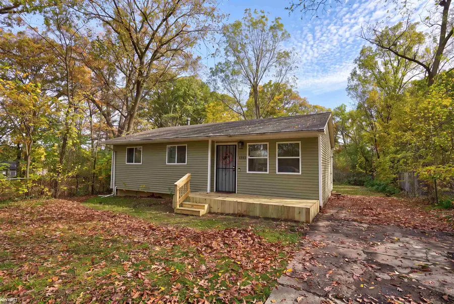1282 W Cass AVE, Flint, MI 48505 - #2
