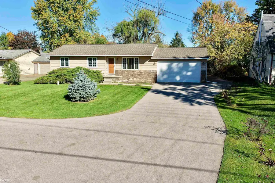 1246 W Grand Blanc RD, Mundy, MI 48439 - #2