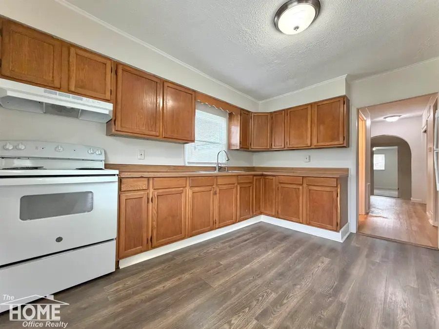 513 Milwaukee ST, Owosso, MI 48867 - #2