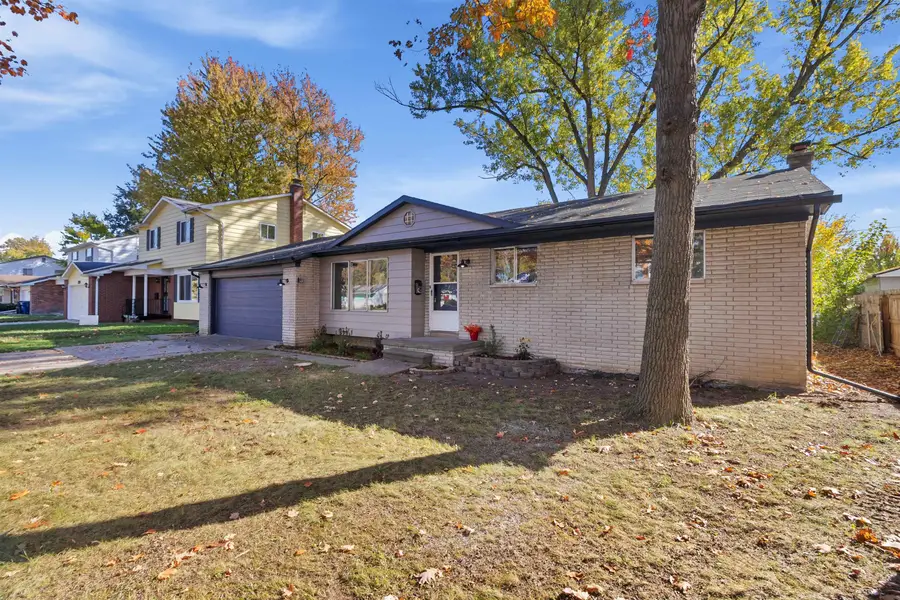 1323 Chatham DR, Flint, MI 48505 - #2