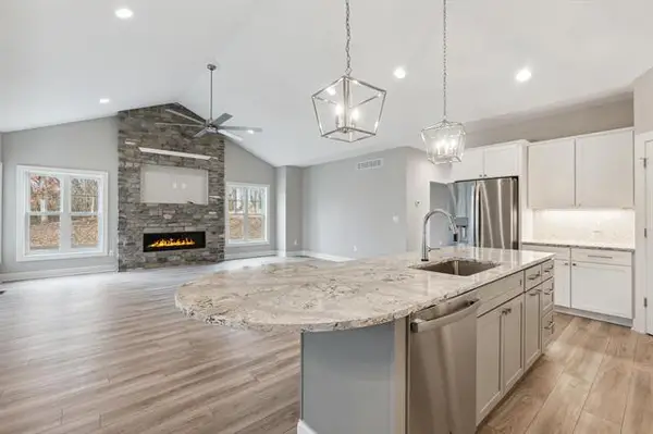 1140 Lochaven Circle Unit: 10B, Hillsdale, MI 49242