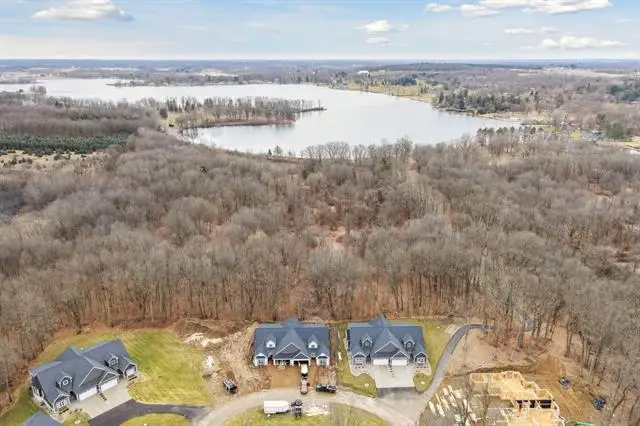1140 Lochaven Circle Unit: 10B, Hillsdale, MI 49242 - #2