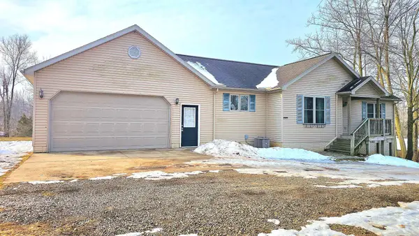 10513 Loughrea Lane, CementCity, MI 49233