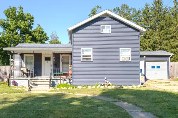 411 East Street, Jonesville, MI 49250