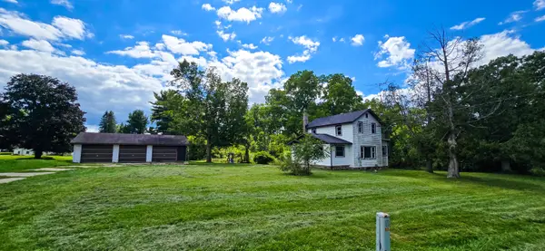 3871 W Bacon Road, Hillsdale, MI 49242