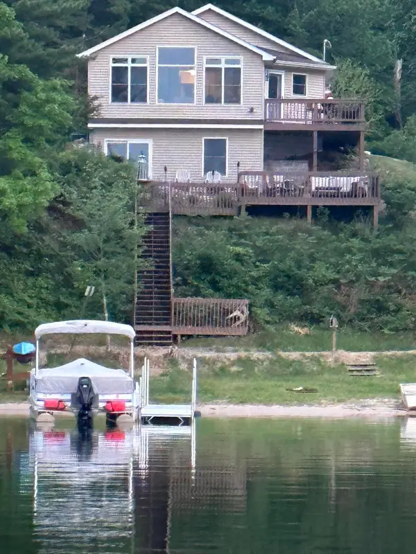14917 17 Mile Road, Leroy, MI 49655
