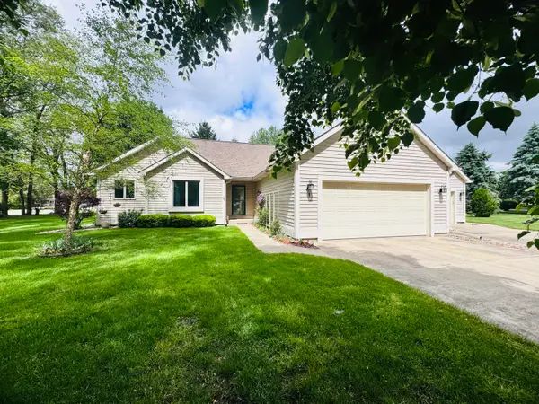 11 Oakdale Lane, Coldwater, MI 49036