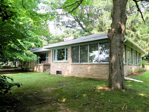890 White Lake Road, PleasantLake, MI 49272