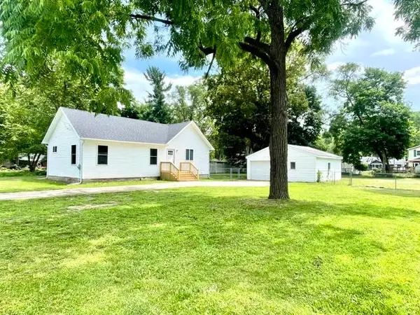 323 Grand Street, MichiganCenter, MI 49254