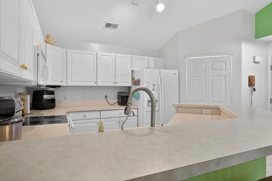 864 W Barrington Circle, Jackson, MI 49203 - #3