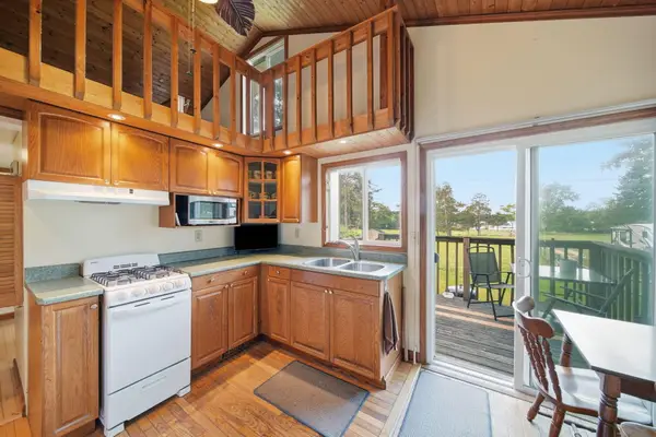 303 Cranberry Lake Road, Jackson, MI 49201
