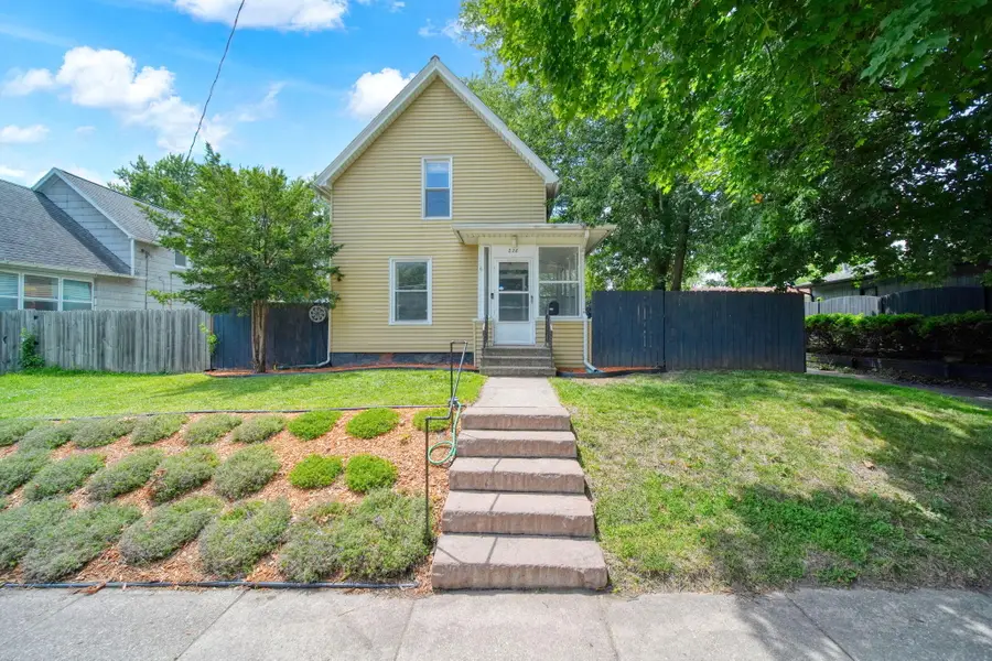 228 N Thompson Street, Jackson, MI 49202 - #3