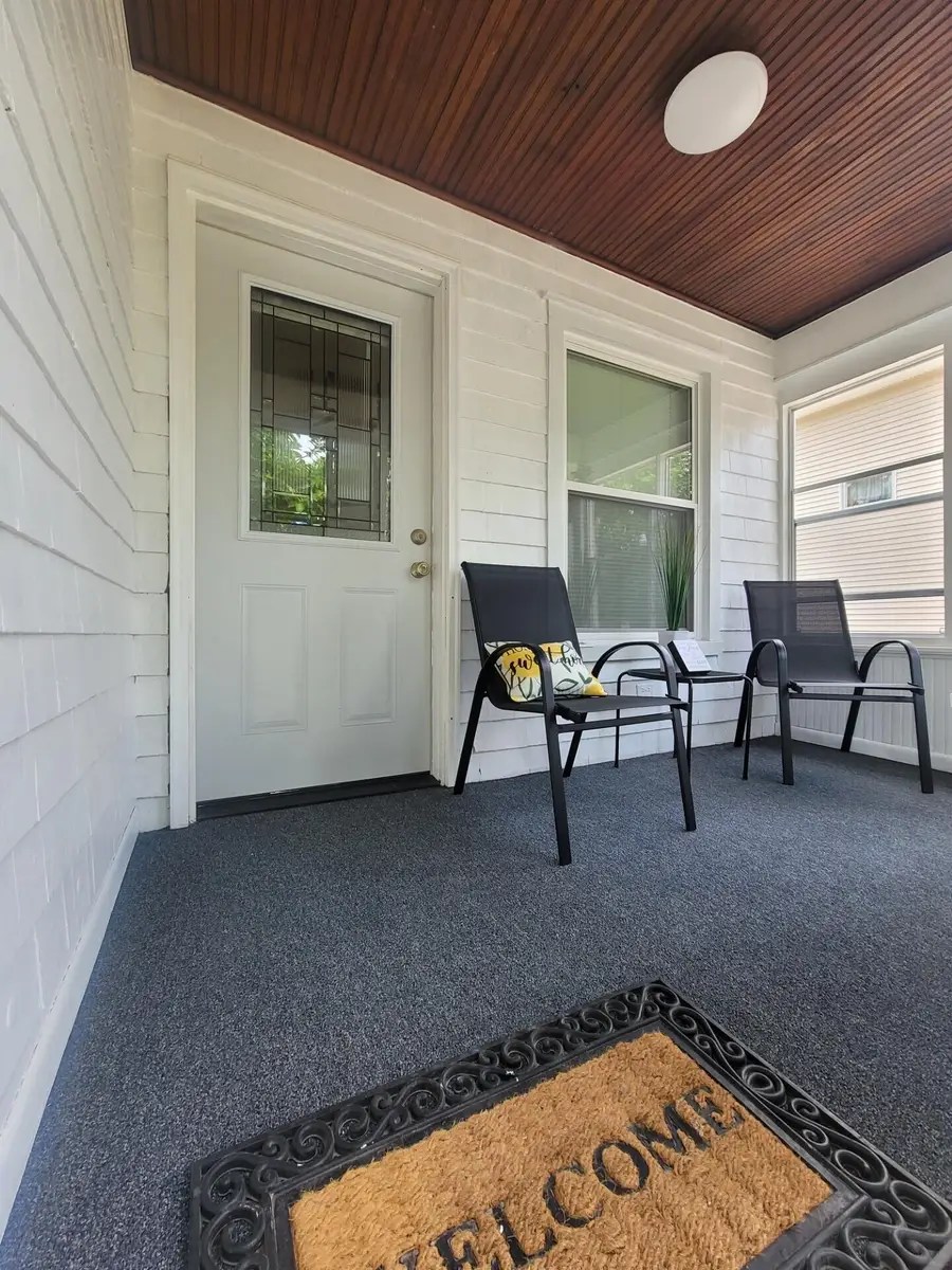 127 N Thompson Street, Jackson, MI 49202 - #2