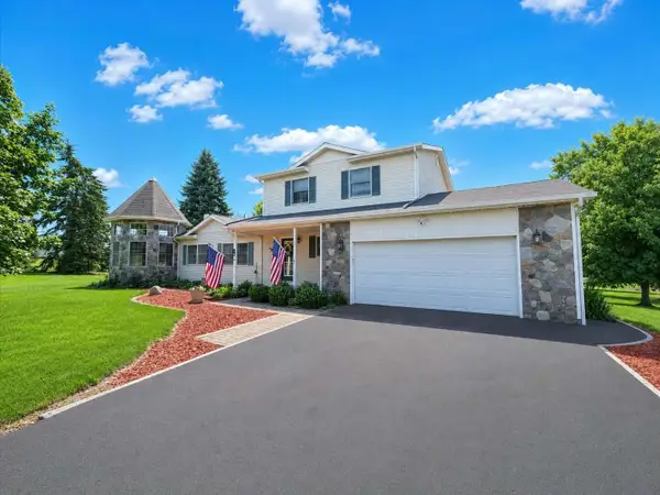 6640 Wolf Lake Road, Jackson, MI 49201