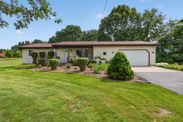 3651 Dexter Trail, Stockbridge, MI 49285