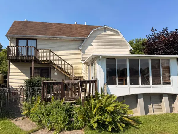 423 S Lakeside Drive, MichiganCenter, MI 49254