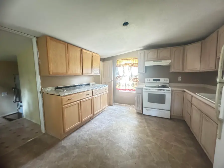918 N Blackstone Street, Jackson, MI 49202 - #3
