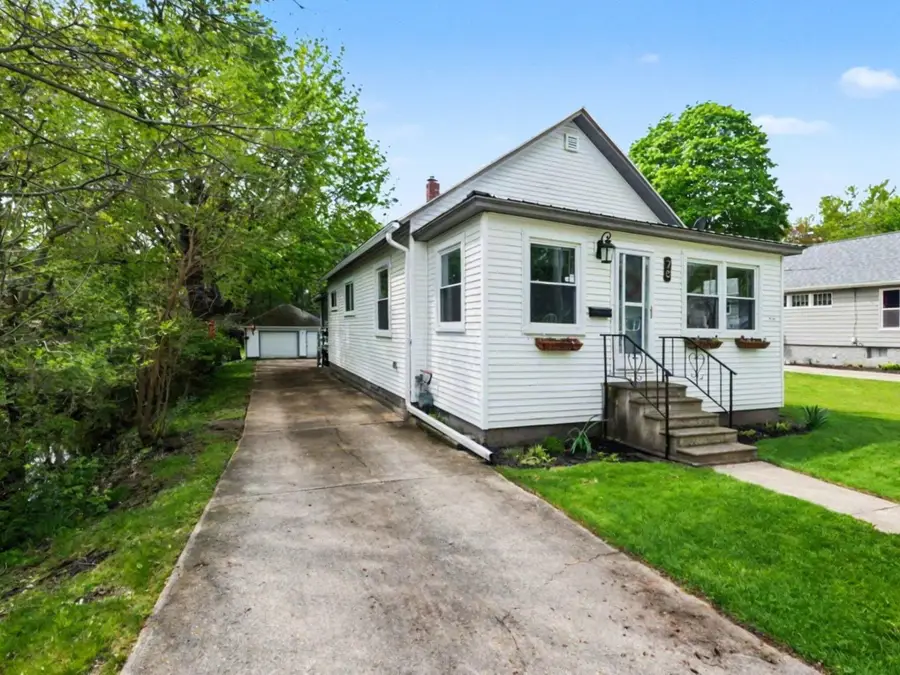 78 Westwood Street, Hillsdale, MI 49242 - #3