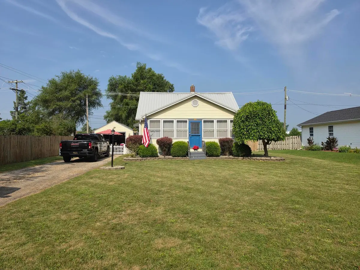 805 S Occidental Highway, Tecumseh, MI 49286 - #1