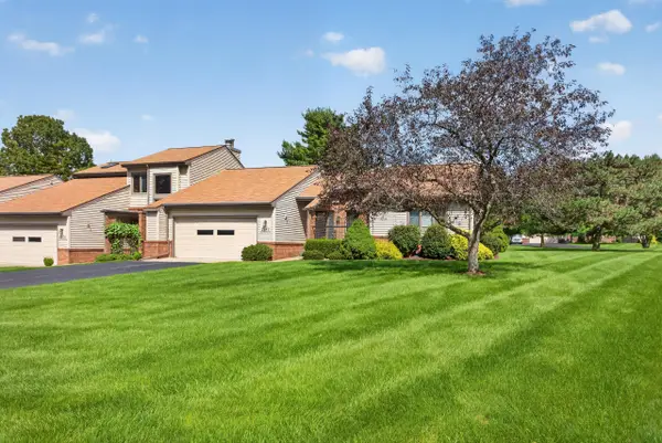 2880 S Wood Dale Drive, Jackson, MI 49203