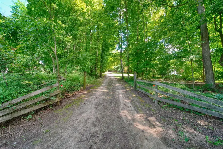 11831 Winfield Road, Jonesville, MI 49250 - #2