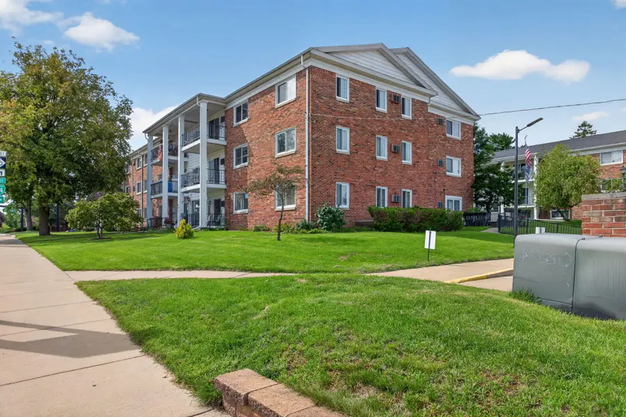 806 W Michigan Avenue Unit: 209W, Jackson, MI 49202 - #2