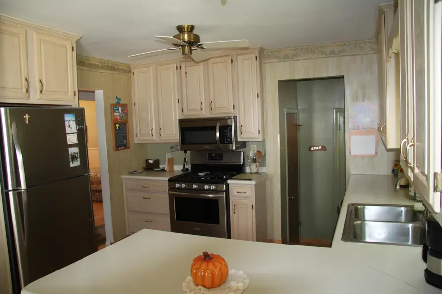1416 Larrys Drive, Jackson, MI 49203 - #2