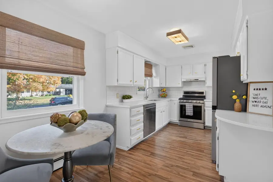 2811 Hearthstone Boulevard, Jackson, MI 49203 - #3