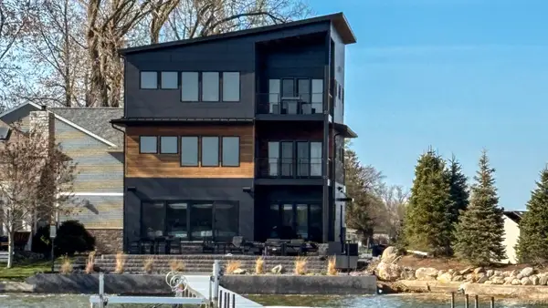 8676 Cherry Point DR, ManitouBeach, MI 49253