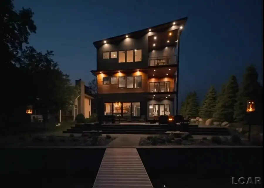 8676 Cherry Point DR, Manitou Beach, MI 49253 - #2
