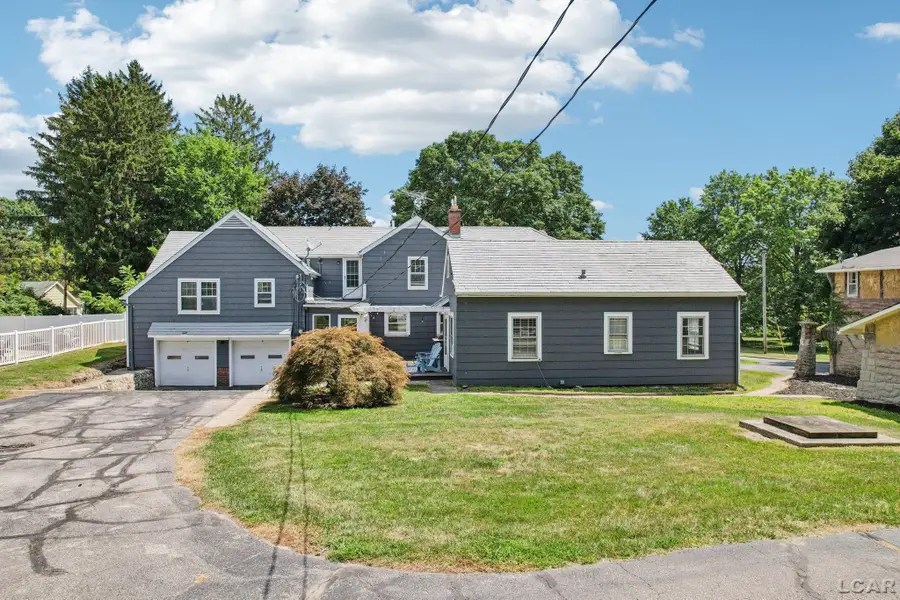 2550 Bent Oak AVE, Adrian, MI 49221 - #2