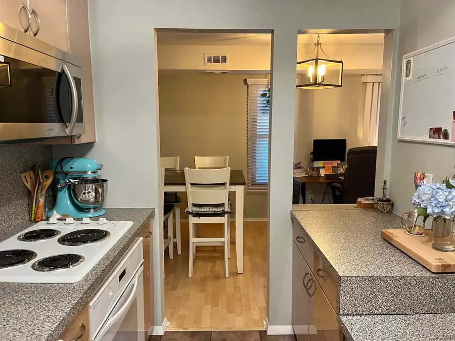 30515 W 14 Mile RD, Farmington, MI 48334 - #2