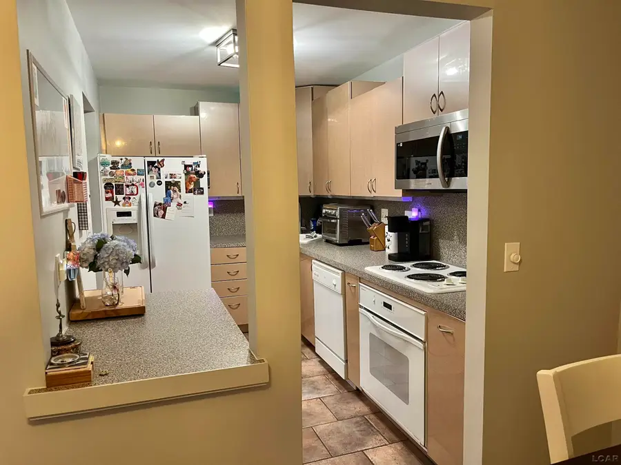 30515 W 14 Mile RD, Farmington, MI 48334 - #3